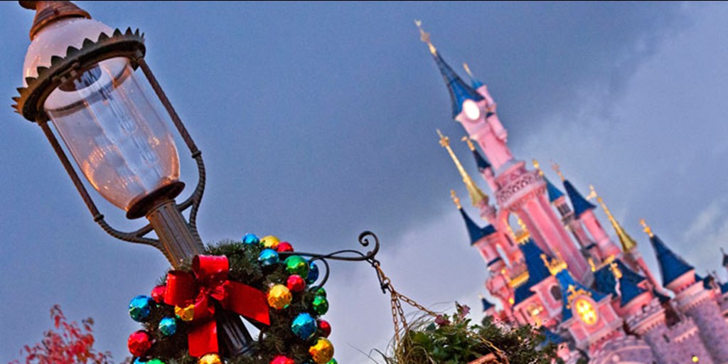 Disney S Enchanted Christmas At Disneyland Paris